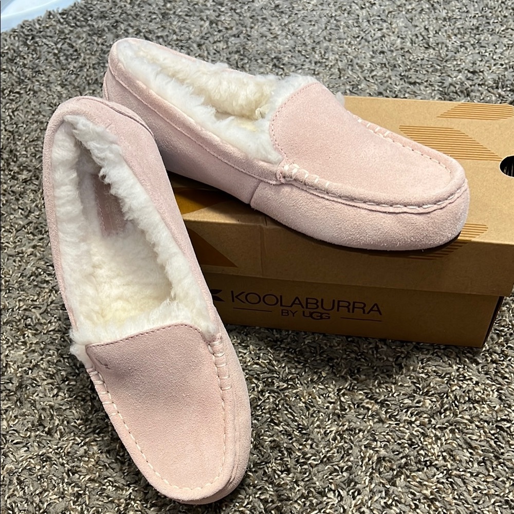 Koolaburra Pink Cozy Slippers with Plush Lining